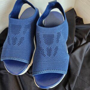 Navy Blue Women's Open-toe Athletic Sandal, size 6.5", by Owlkay